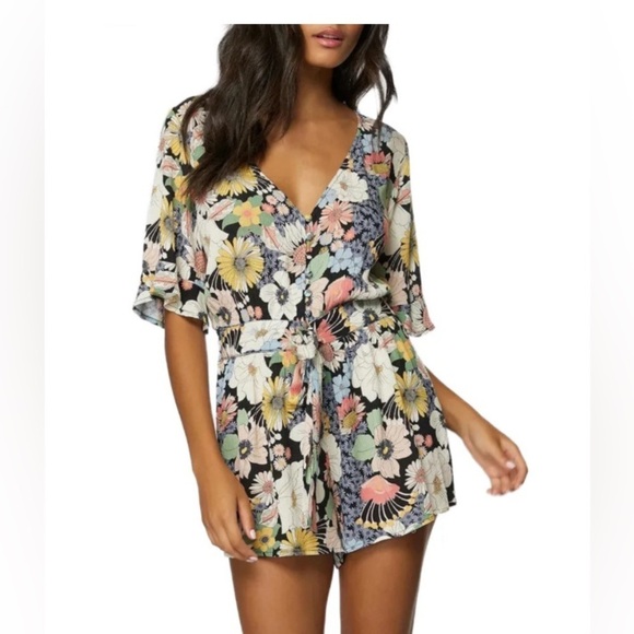 O'Neill Kyrie Twiggy Floral Romper Shorts xs black multi color flutter sleeve - Picture 1 of 16